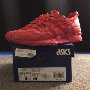 ASICS Gel-Lyte V “Red Mamba” size 8.5us
